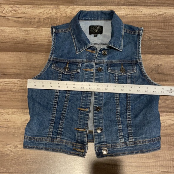 Cute Love Culture Denim Vest. Medium - Picture 5 of 8